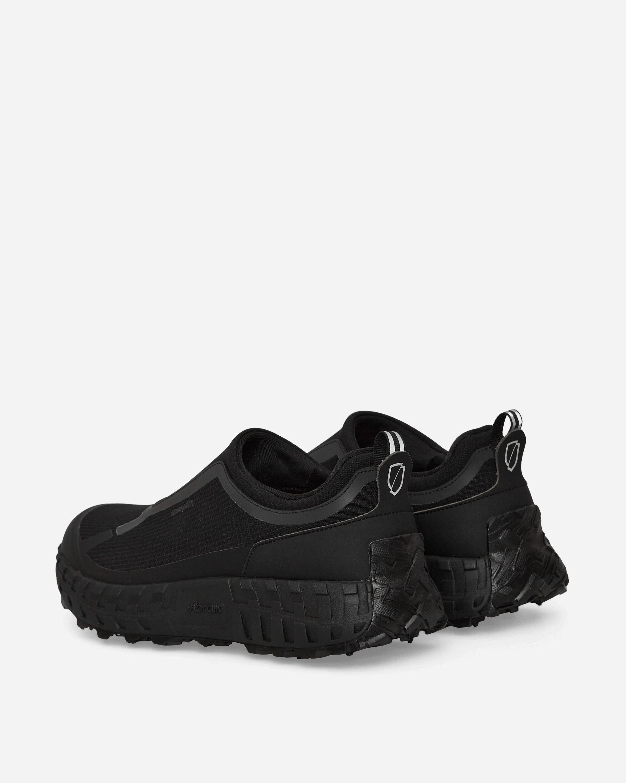 003 Sneakers Pitch Black