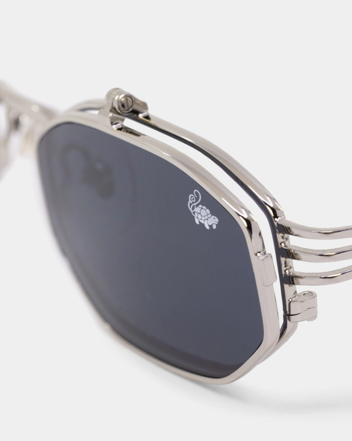 Belvoir & Co Ramar Flip Sunglasses Silver/Black