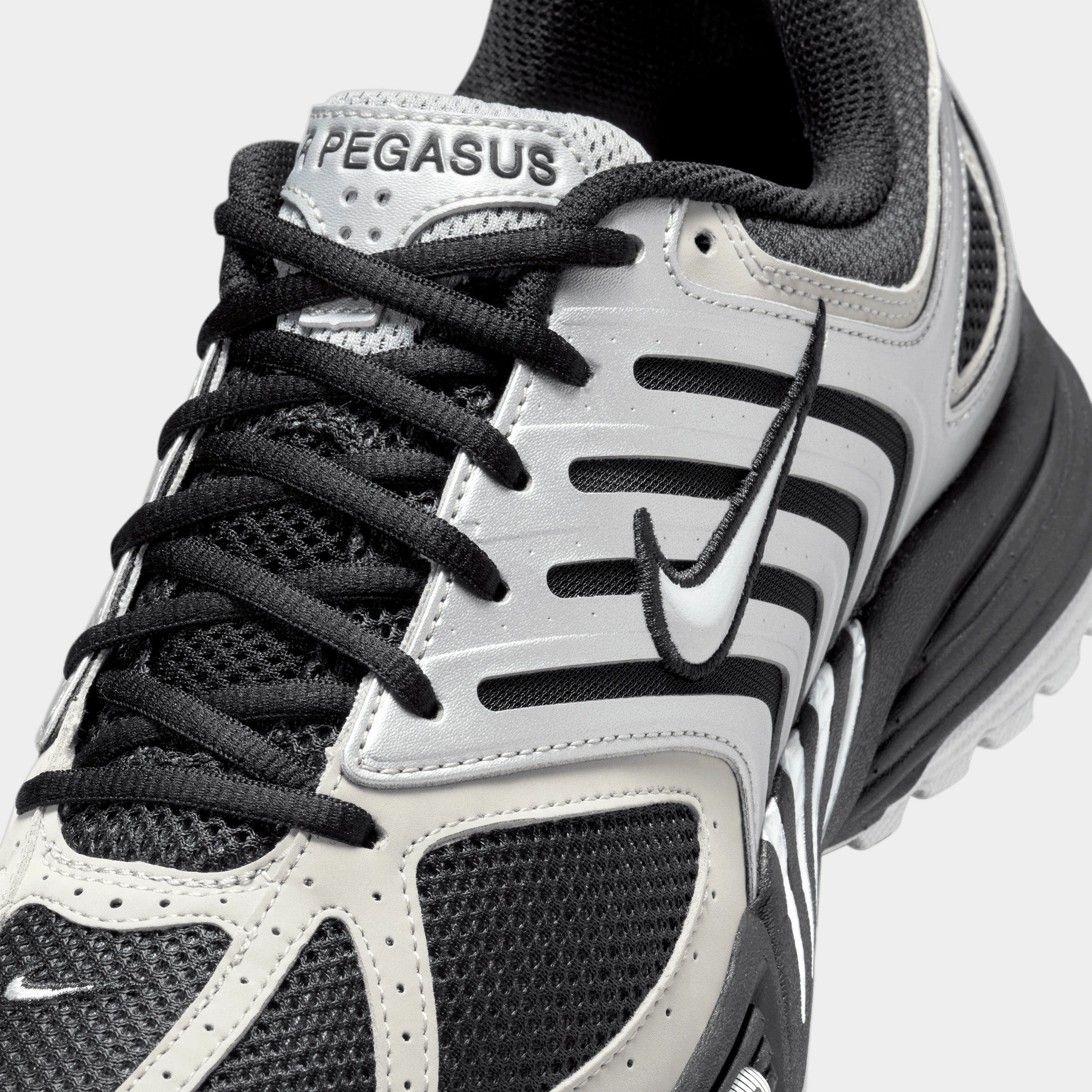 Nike Air Pegasus 2005 Metallic Silver / Metallic Platinum