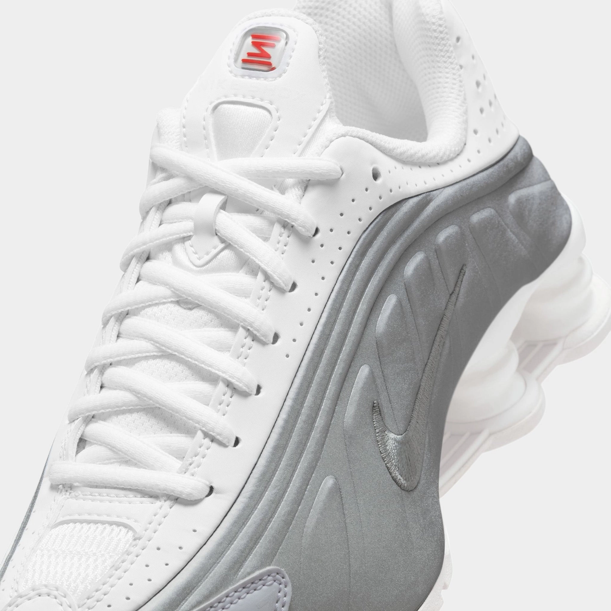 Nike Shox R4 GS White / Metallic Silver - White
