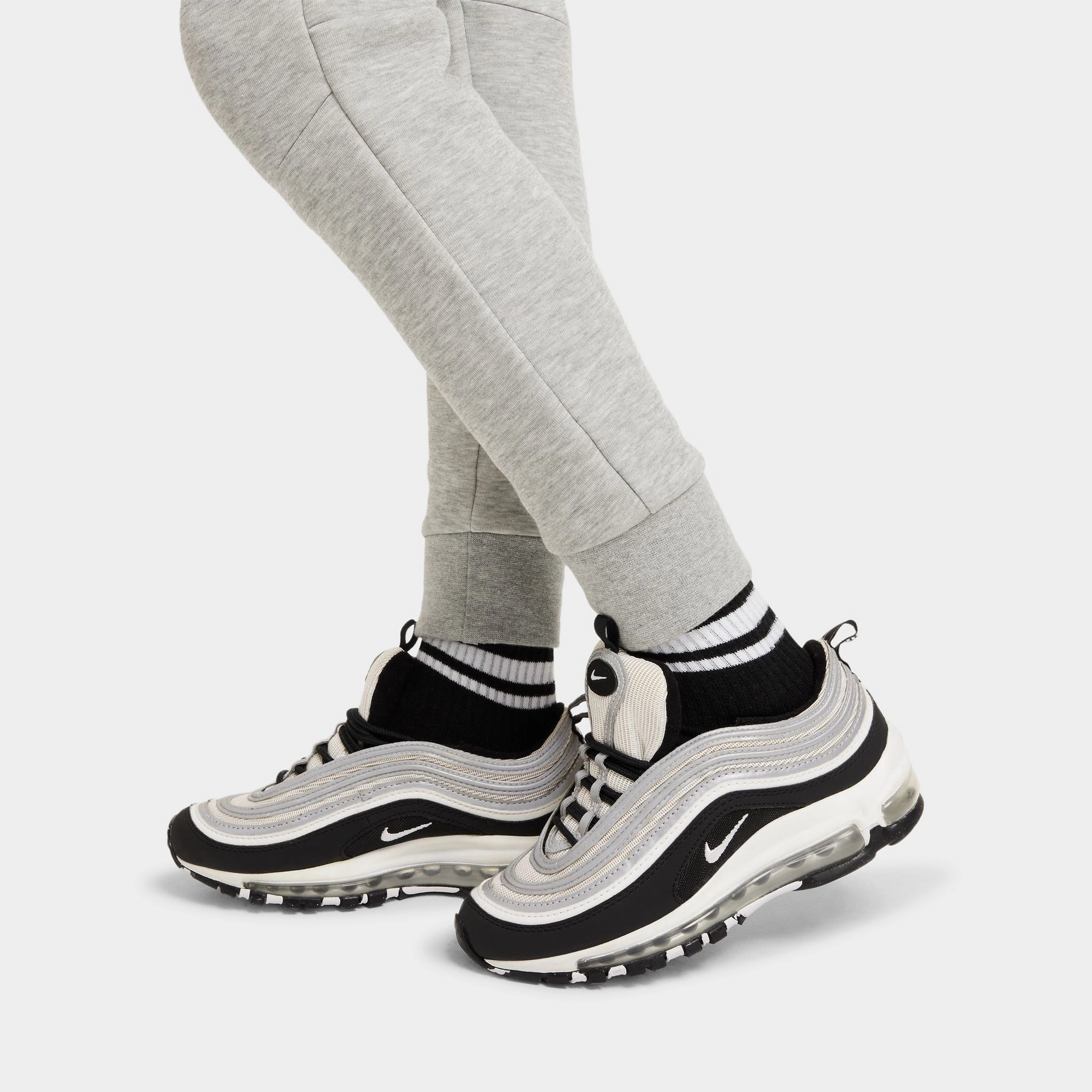 Nike Sportswear Junior Boys' Tech Fleece Jogger / Dark Heather Grey