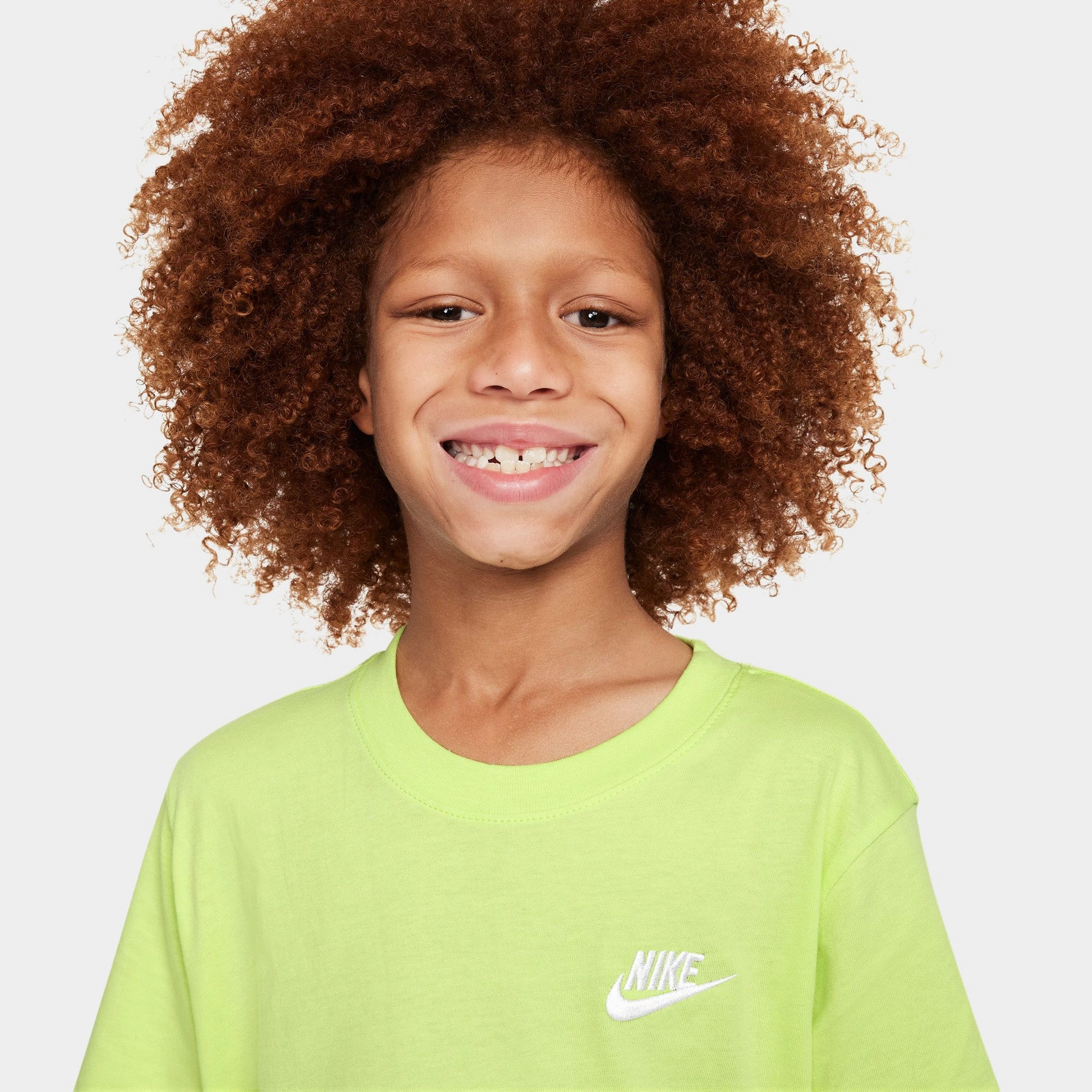 NIKE SPORTSWEAR JUNIORS' EMBROIDERED FUTURA T-SHIRT / LT LEMON TWIST