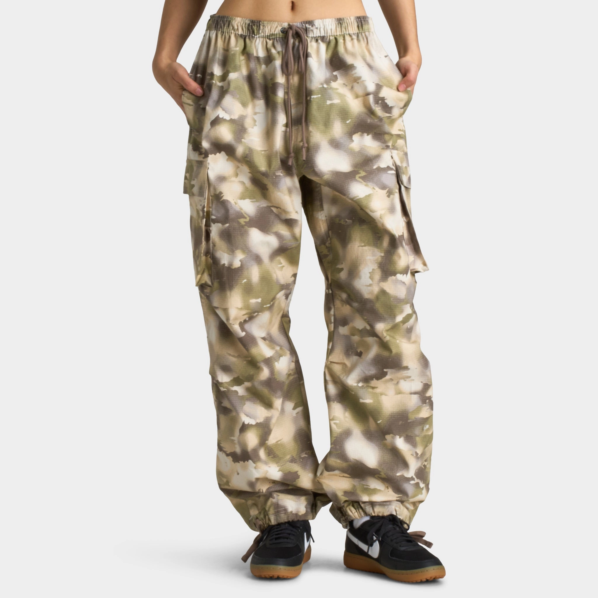Nike Sportswear Women's Camo Cargo Pants Light Orewood Brown / Sail