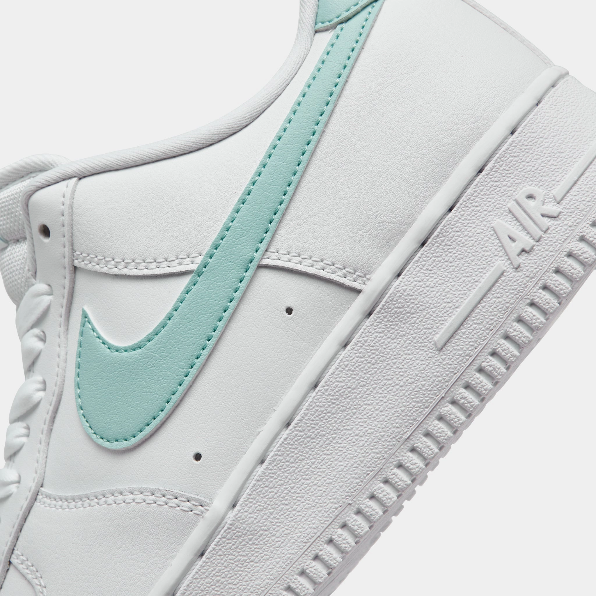 Nike Women's Air Force 1 '07 White / Jade Ice