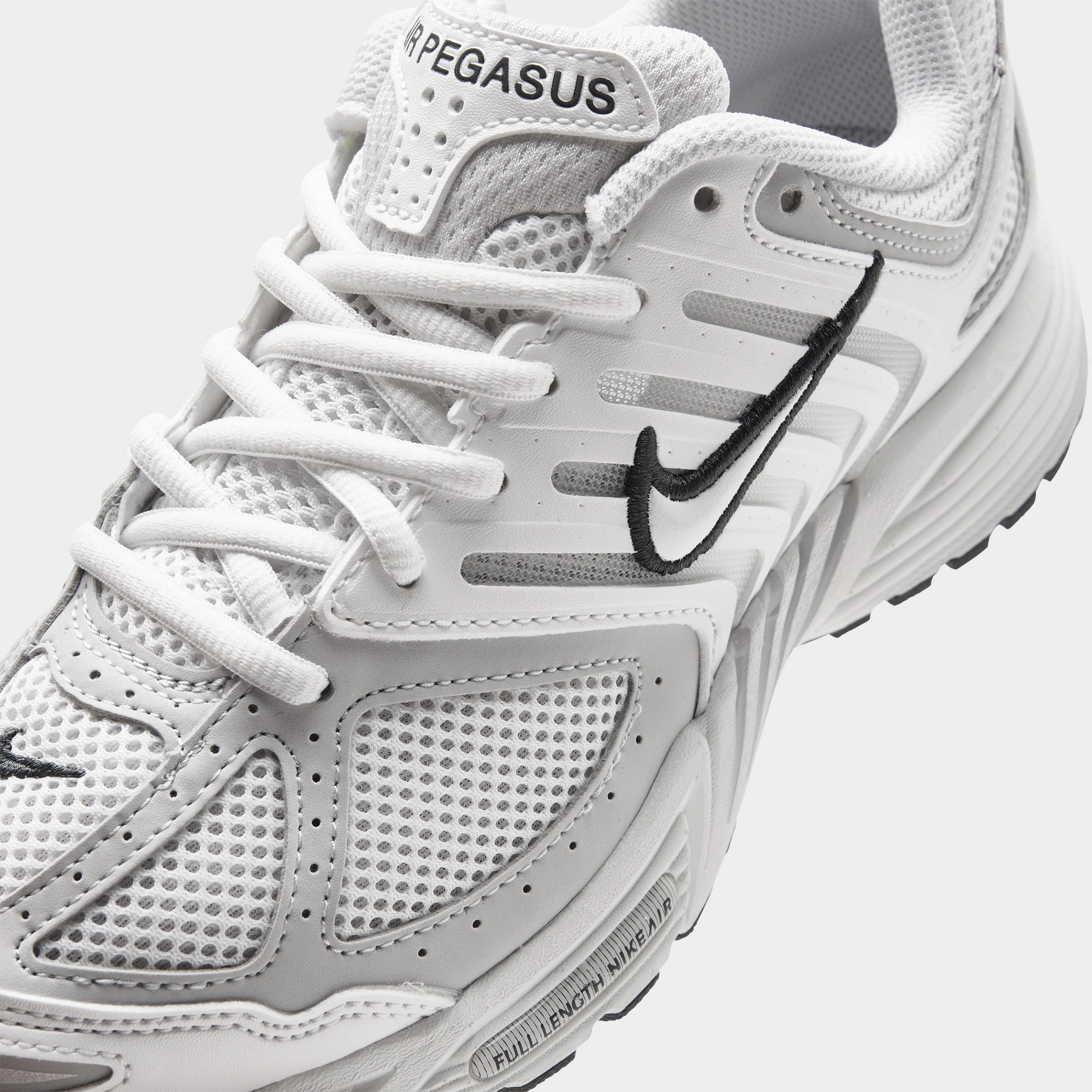 Nike Women's Air Pegasus 2005 Summit White / Photon Dust