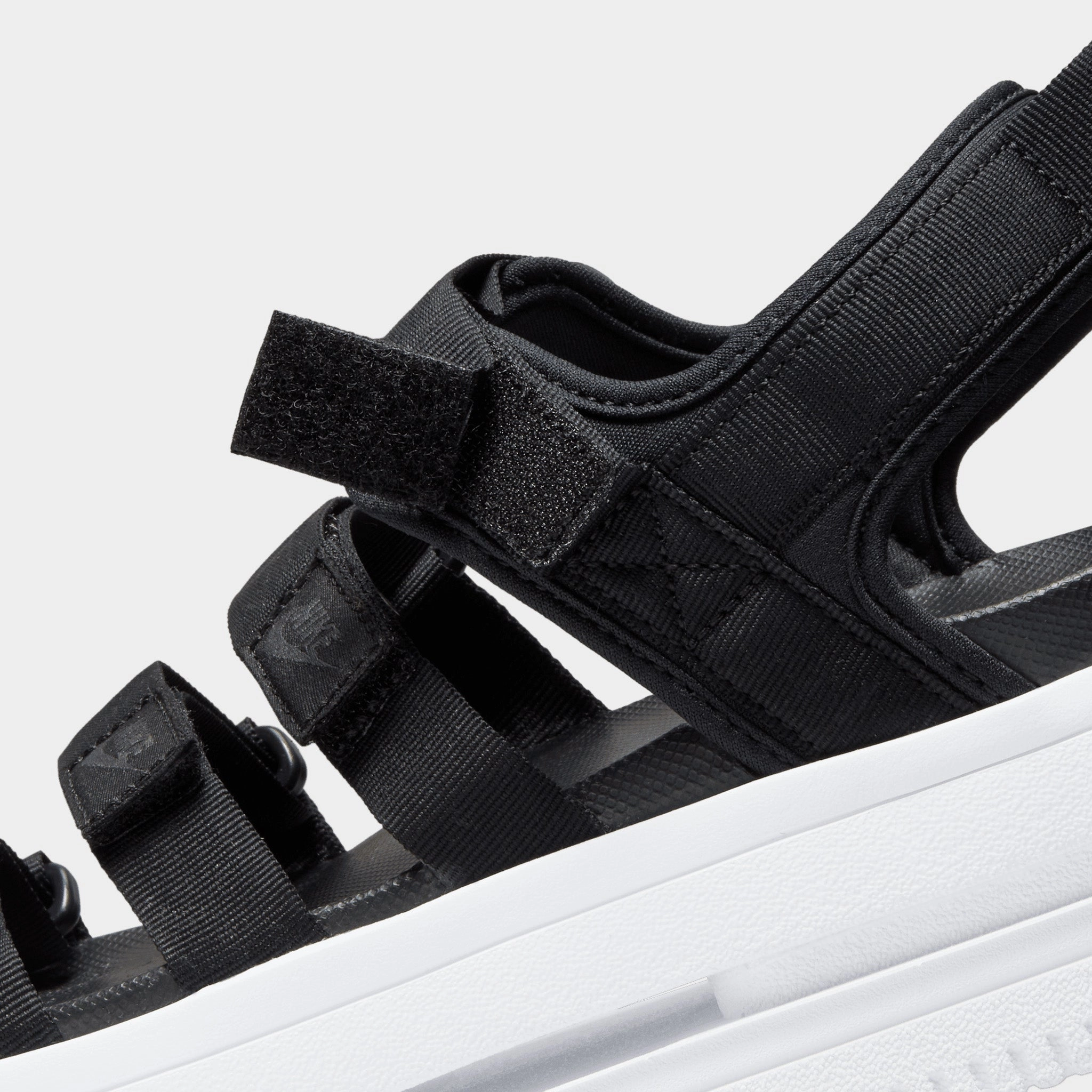 Nike Women's Icon Classic Black / White - White