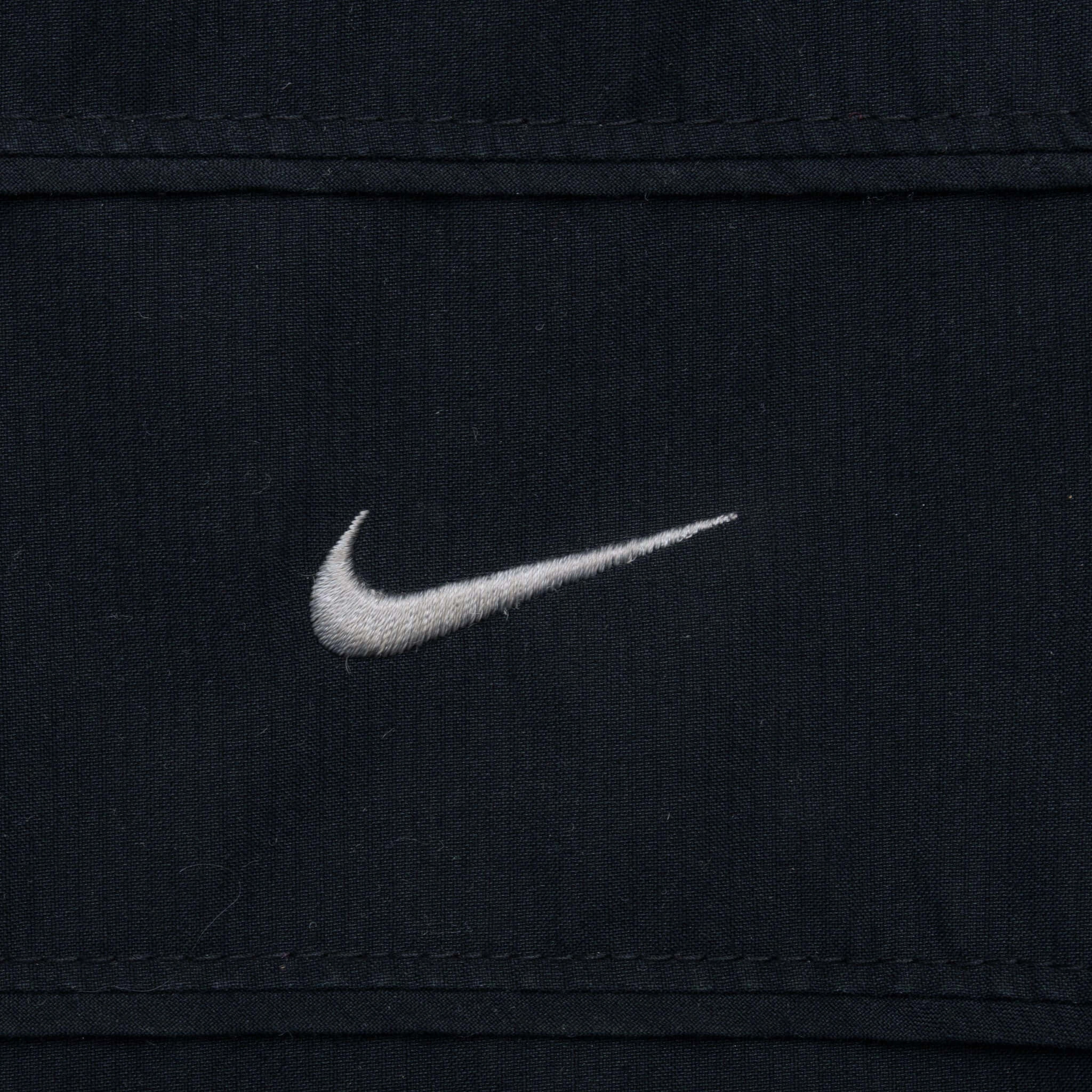 VINTAGE NIKE CLASSIC SWOOSH BLACK WINDBREAKER JACKET 2000S 2XL