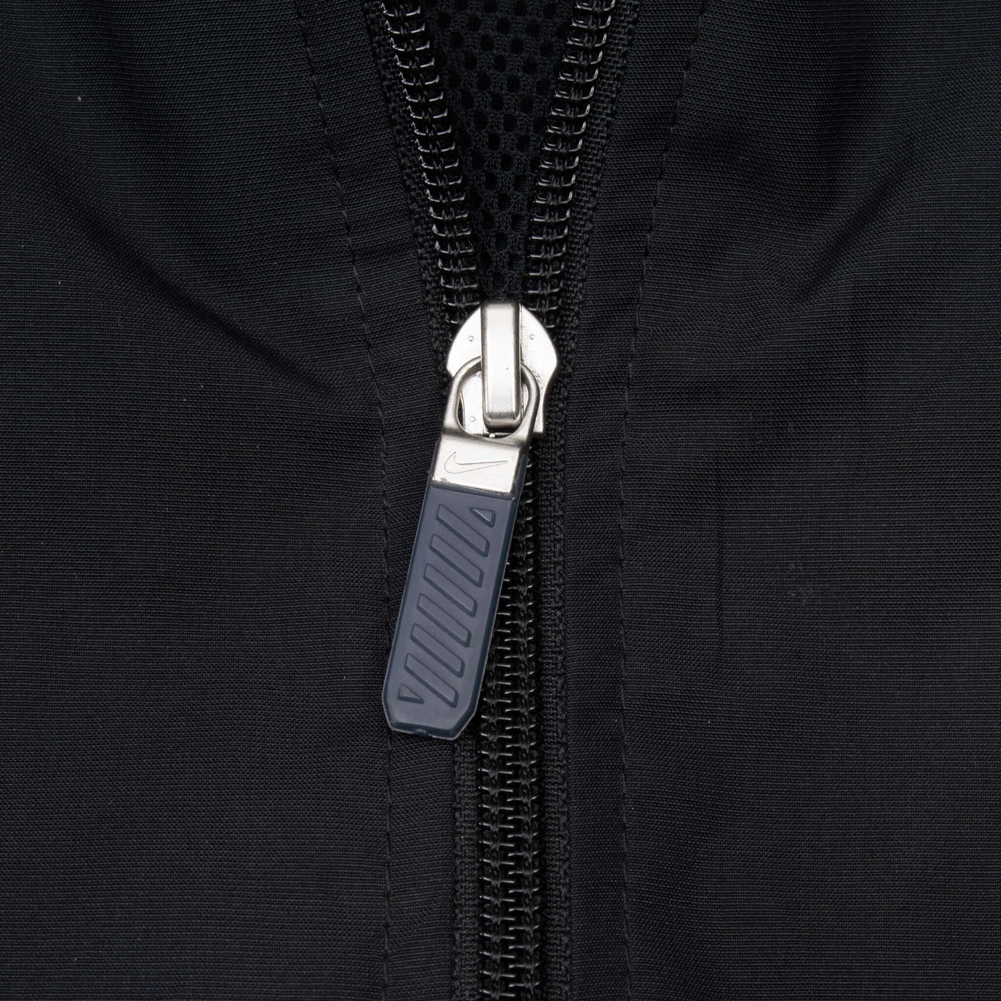 VINTAGE NIKE CLASSIC SWOOSH BLACK WINDBREAKER JACKET 2000S LARGE