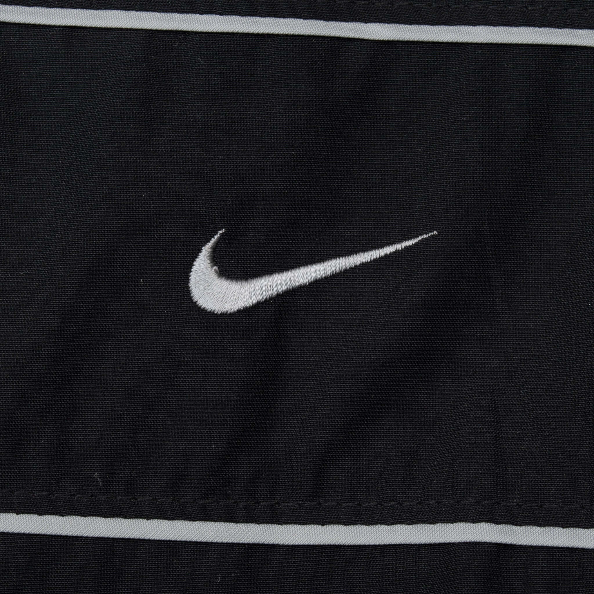 VINTAGE NIKE CLASSIC SWOOSH BLACK WINDBREAKER JACKET 2000S LARGE